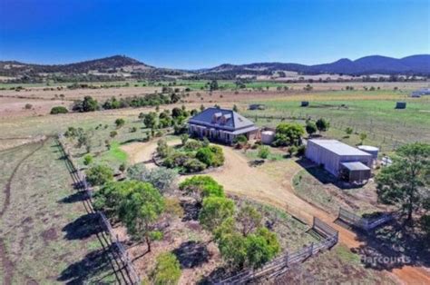 hobby farms for sale tasmania.